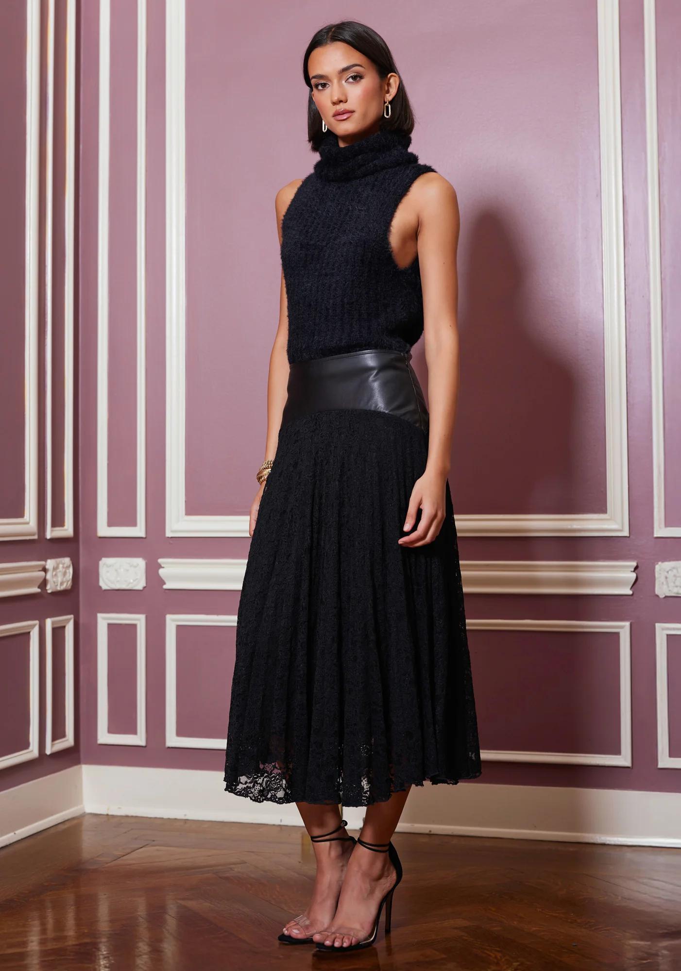 Sleeveless Turtleneck- Black