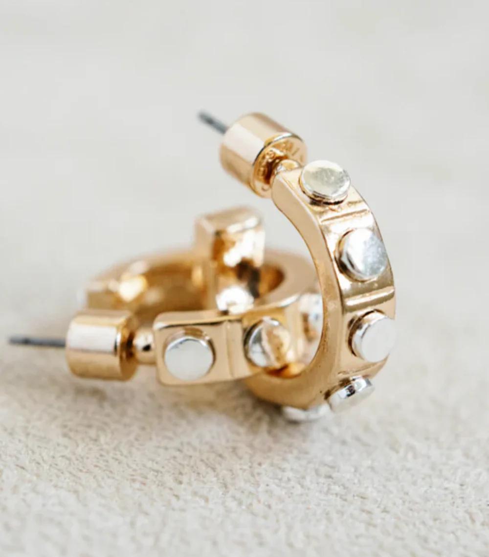 Smith & Co: Geometric Huggie Hoop
