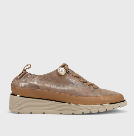 Vaneli Flash Sneaker
