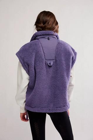 Scout It Out Vest- Graphite