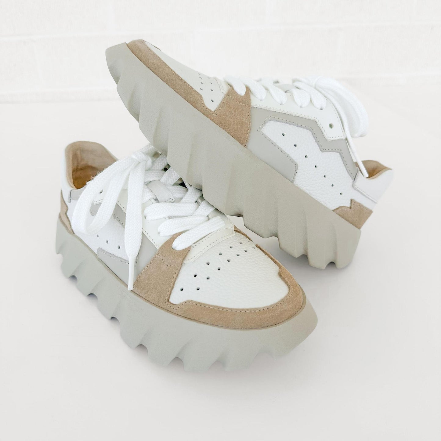 Tura Ori Sneaker- Bone