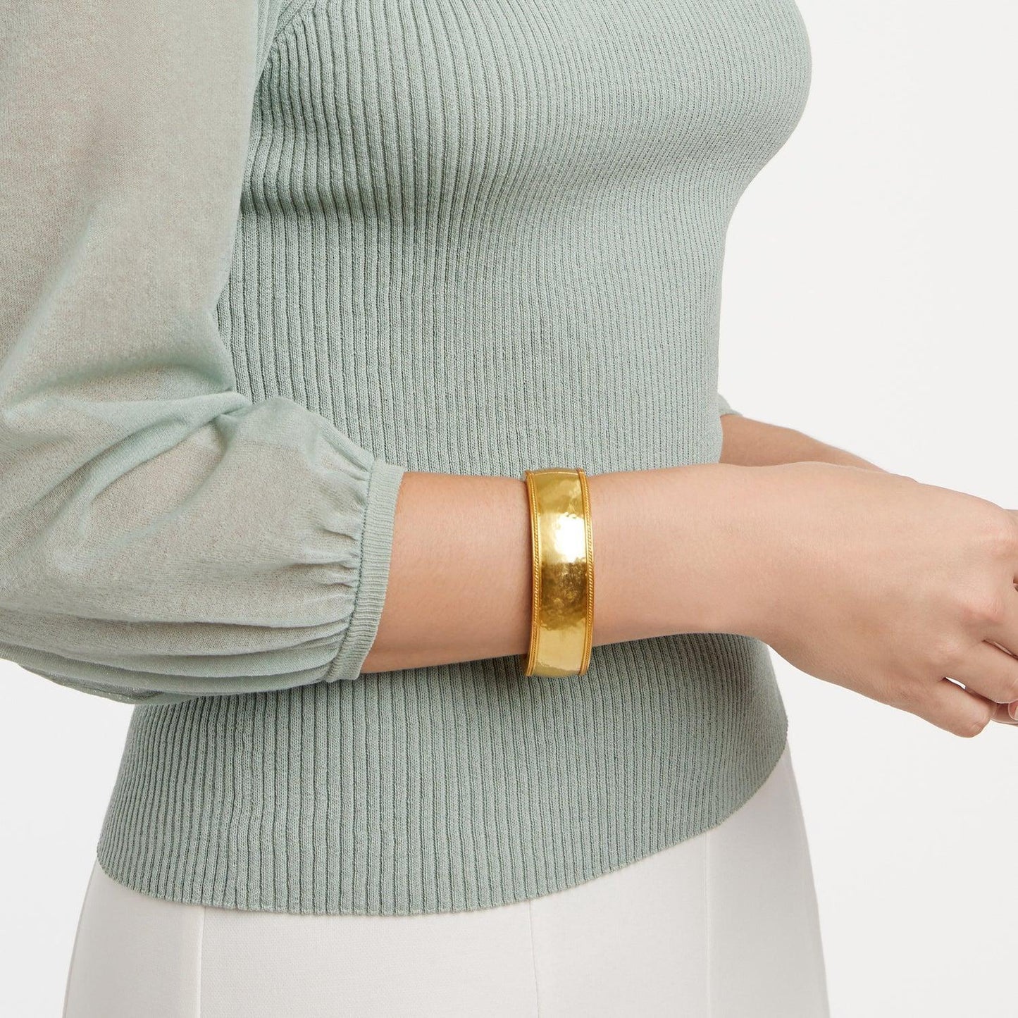 Cannes Statement Hinge Bangle-Gld