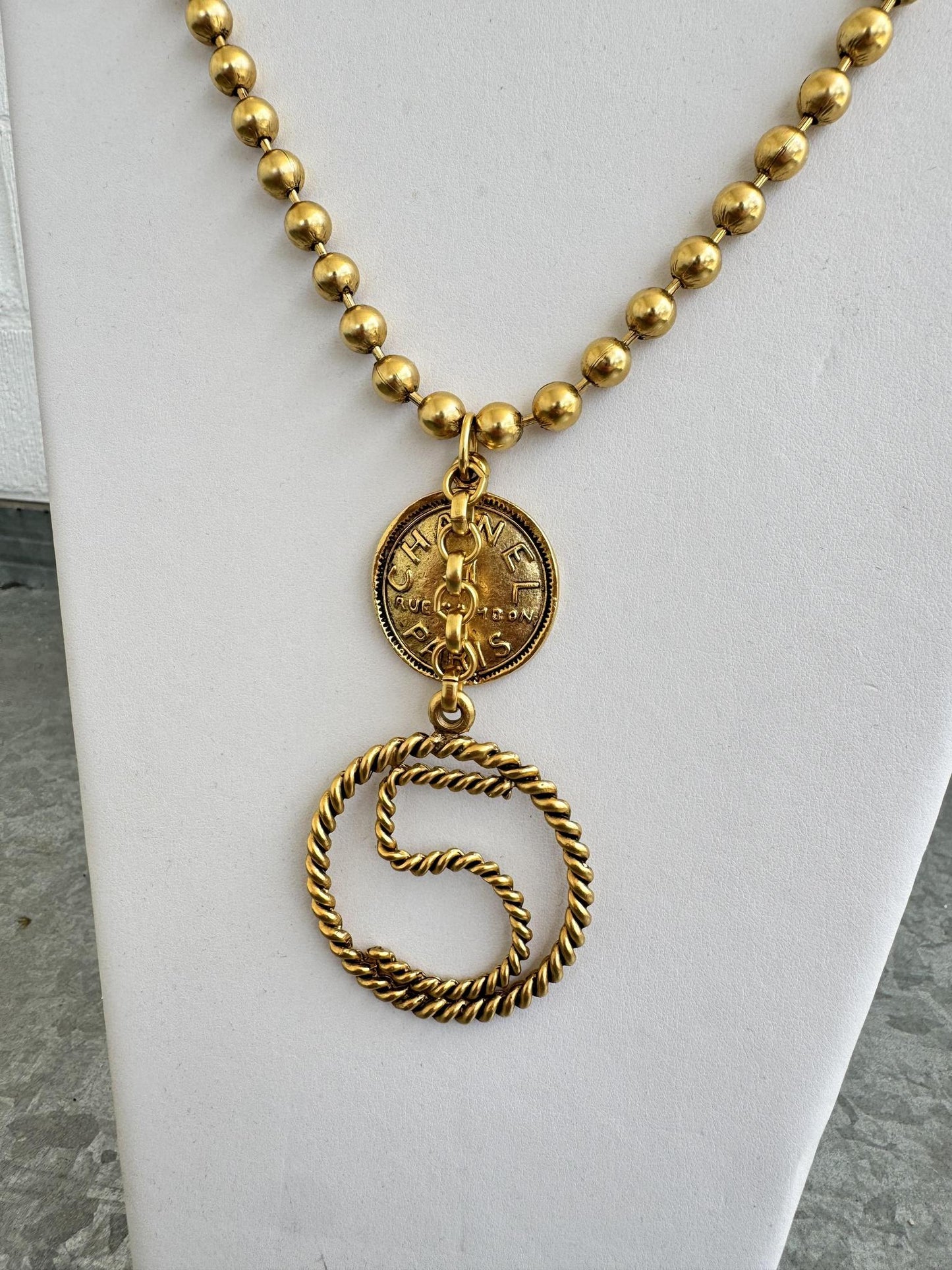 Yochi short 5 coin Necklace