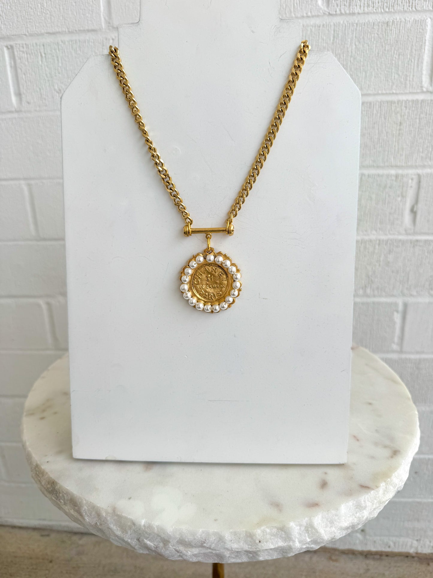 Yochi 5 Pearl Toggle Necklace