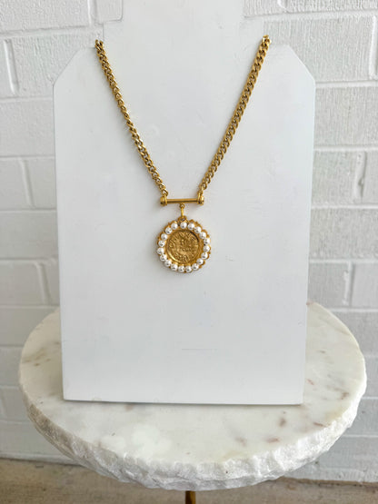 Yochi 5 Pearl Toggle Necklace