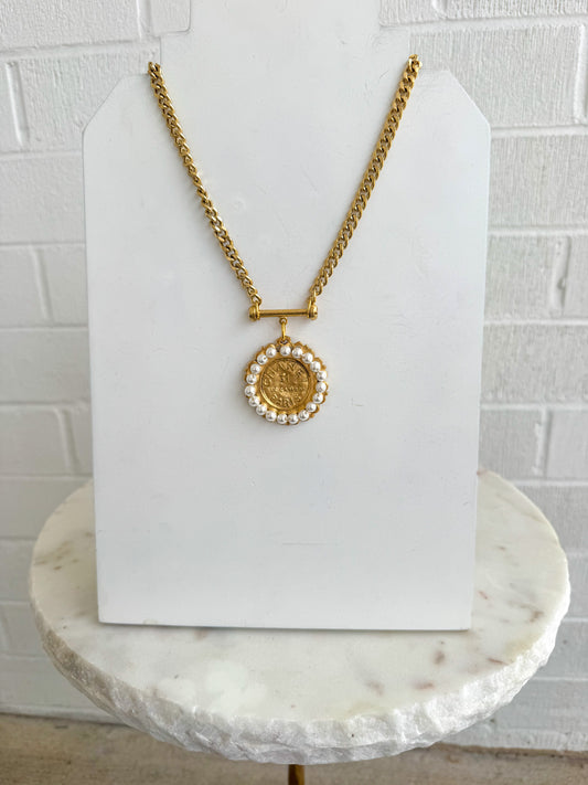 Yochi 5 Pearl Toggle Necklace