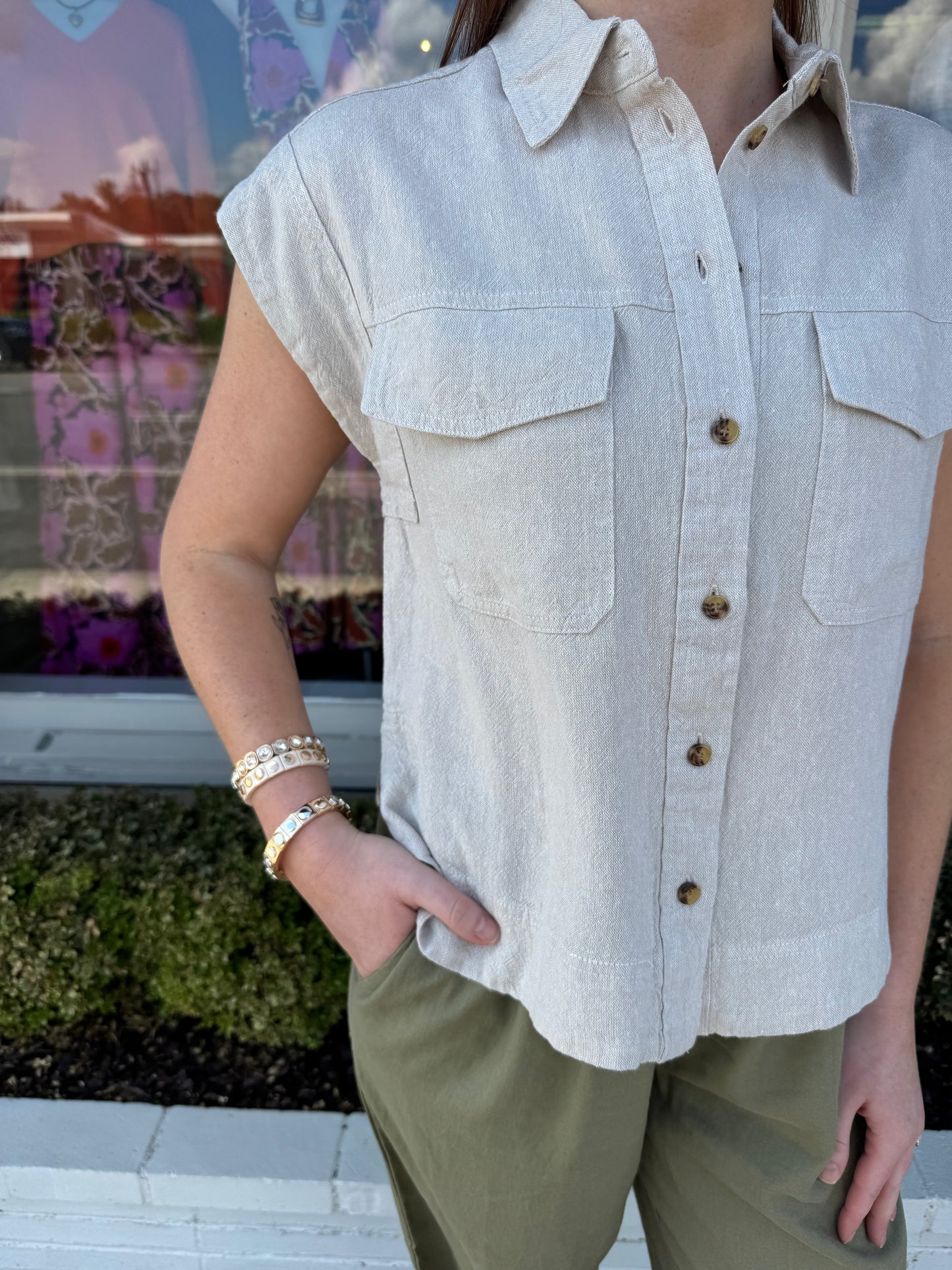 Sleeveless Linen Button Up