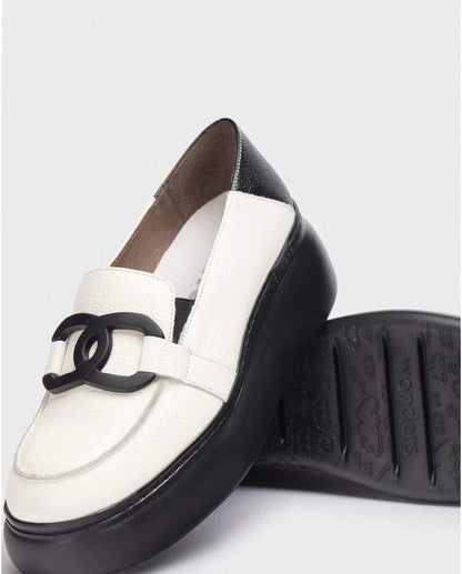 Wonders Begin Loafer